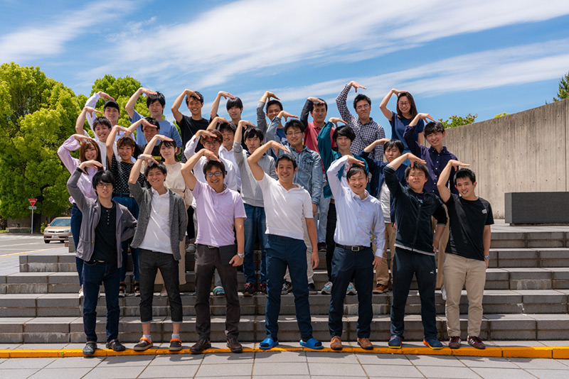 Laboratory personnel doing the “Reiwa” pose!