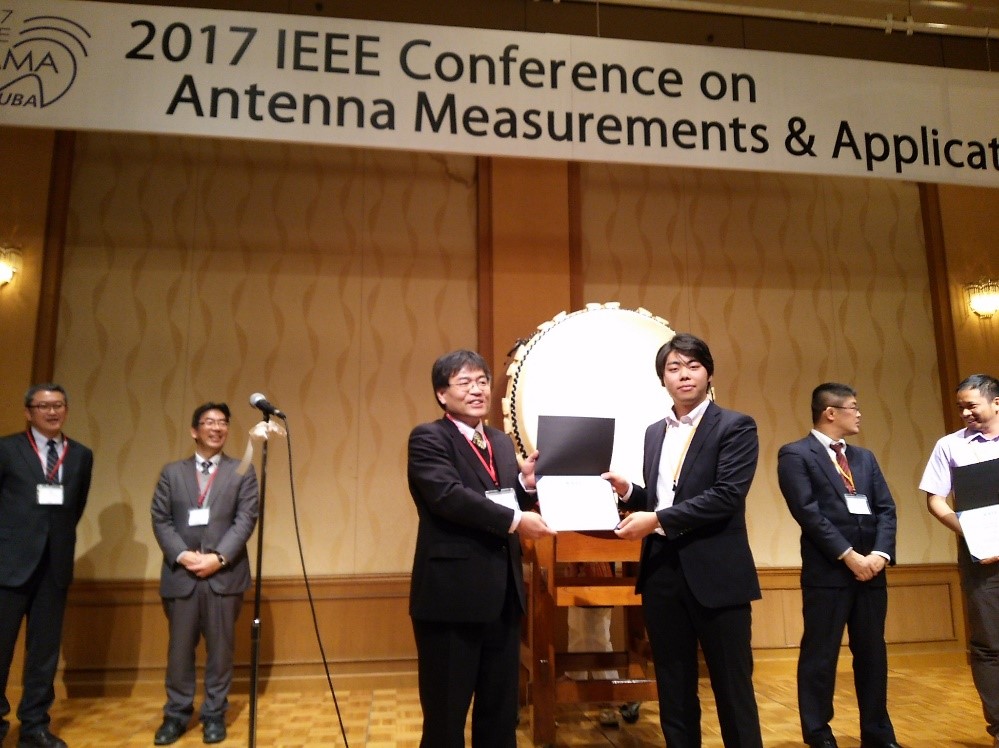 https://www.nitech.ac.jp/eng/mt_imgs/%E6%8E%88%E8%B3%9E%E5%BC%8F_%E6%B1%A0%E4%B8%8A%E3%81%95%E3%82%93.jpg