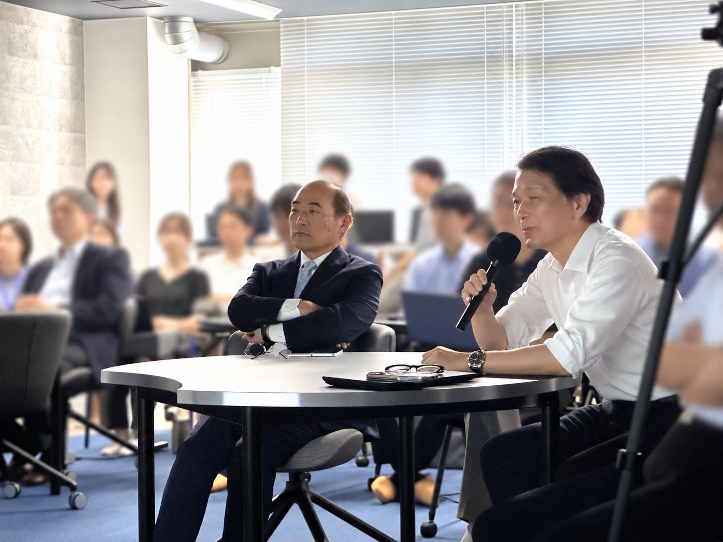 261001news_dx2.jpg